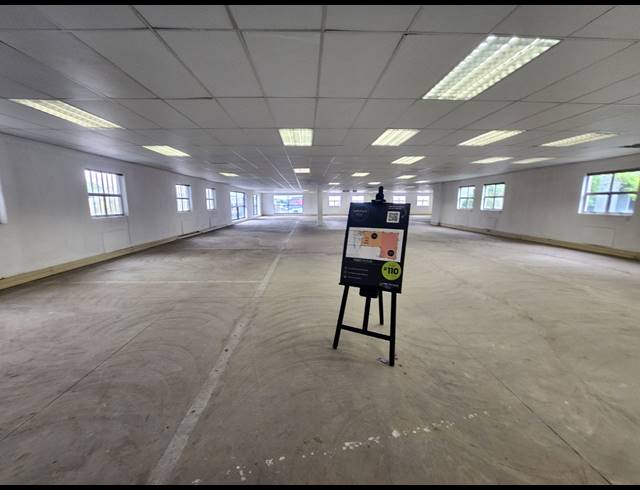 337M² OFFICE TO LET IN HALFWAY GARDENS